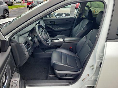 Certified 2024 Nissan Rogue SV w/ SV Premium Package FWD image 14