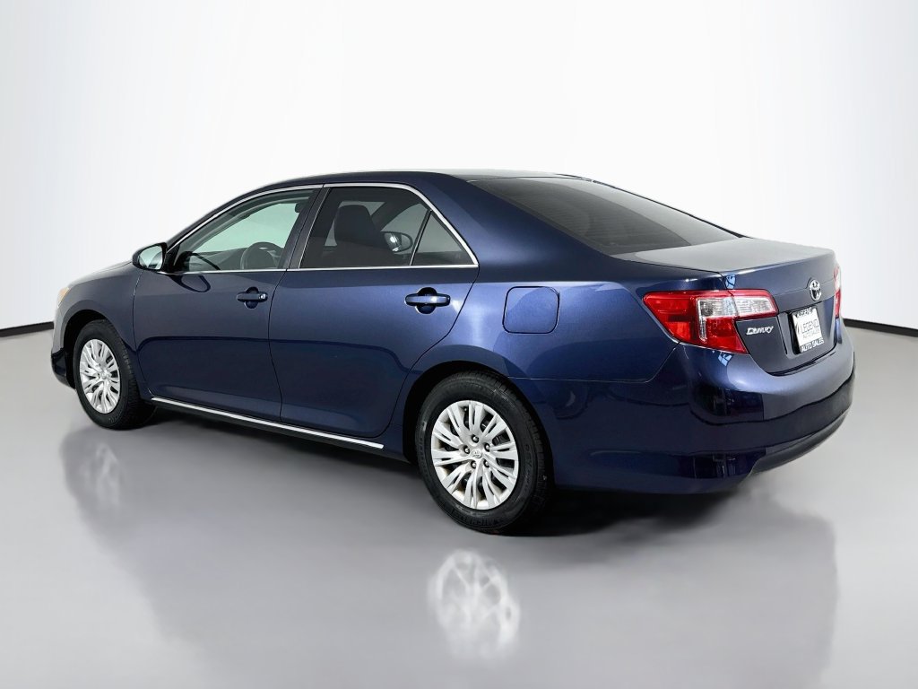 Used 2014 Toyota Camry LE FWD image 9