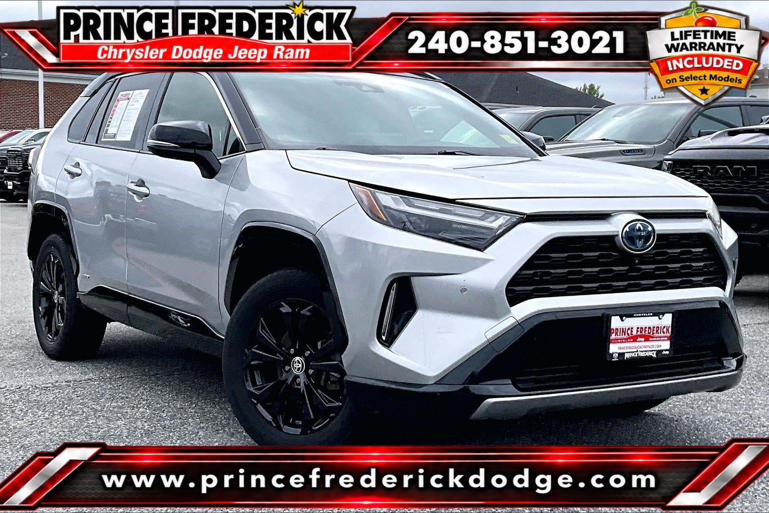 Used 2023 Toyota RAV4 XSE AWD/4WD image 1