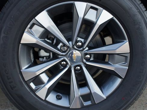 New 2026 Chevrolet Equinox LT w/ LPO, Floor Liner Package image 9