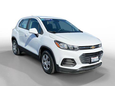 Used 2017 Chevrolet Trax LS FWD image 7