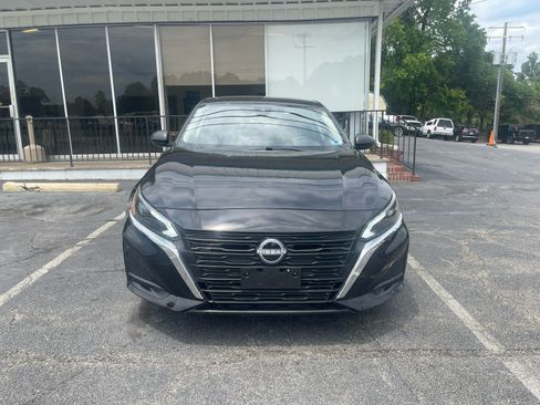 Used 2025 Nissan Altima 2.5 SV FWD image 30