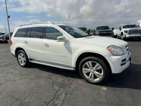 Used 2011 Mercedes-Benz GL 450 4MATIC image 2