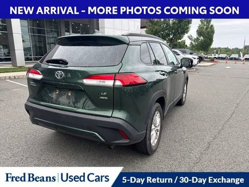 Certified 2022 Toyota Corolla Cross LE w/ Moonroof Package AWD/4WD image 3