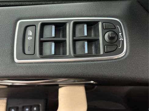 Used 2019 Jaguar F-PACE Premium AWD/4WD image 41