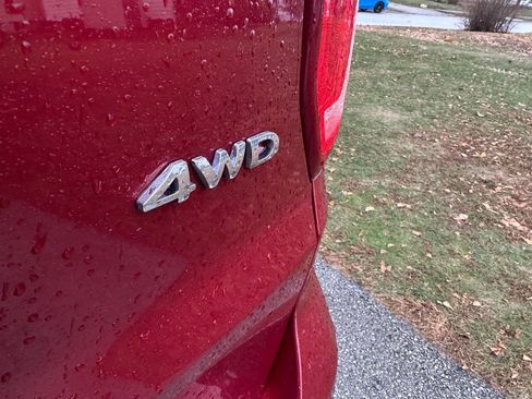 Used 2017 Ford Explorer XLT w/ Equipment Group 202A image 32