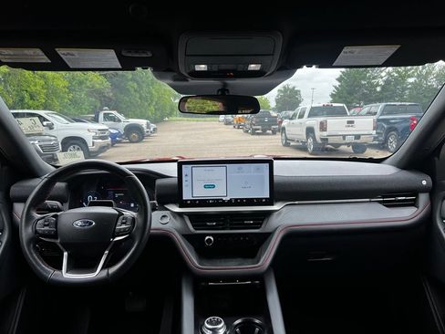 Used 2025 Ford Explorer ST-Line w/ ST-Line Street Pack AWD/4WD image 33