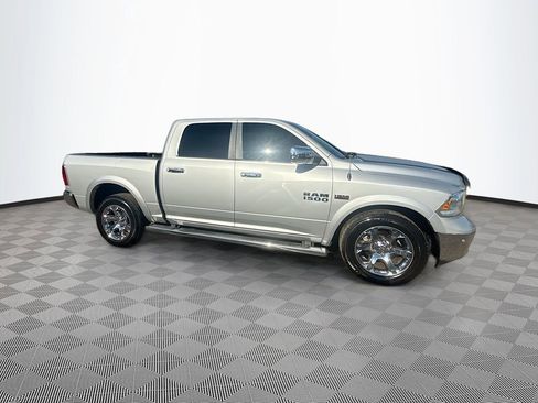 Used 2018 RAM 1500 Laramie AWD/4WD image 5