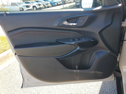 New 2026 Chevrolet Trax RS w/ Sunroof Package image 15