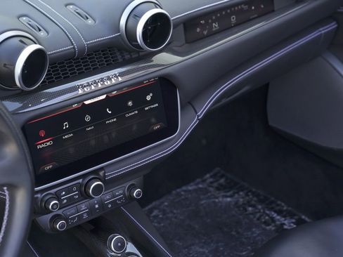 Used 2019 Ferrari Portofino RWD image 39