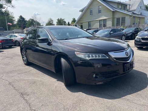 Used 2017 Acura TLX V6 SH-AWD w/ Advance Package image 3