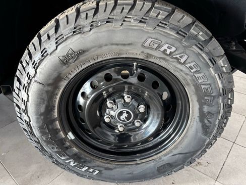 Used 2022 Ford Bronco Black Diamond image 9