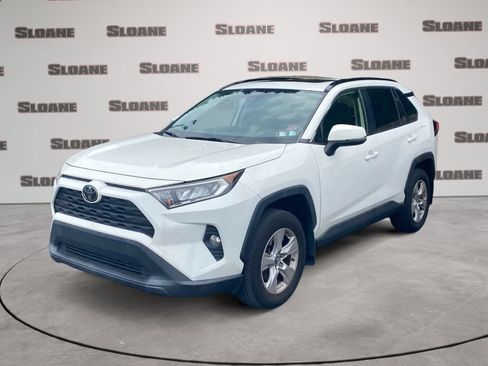 Used 2019 Toyota RAV4 XLE w/ Convenience Package AWD/4WD image 1