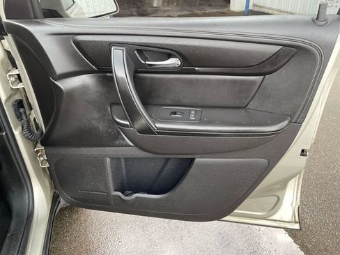 Used 2017 Chevrolet Traverse LT FWD image 40