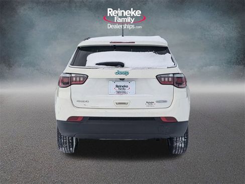 Used 2019 Jeep Compass Latitude image 6