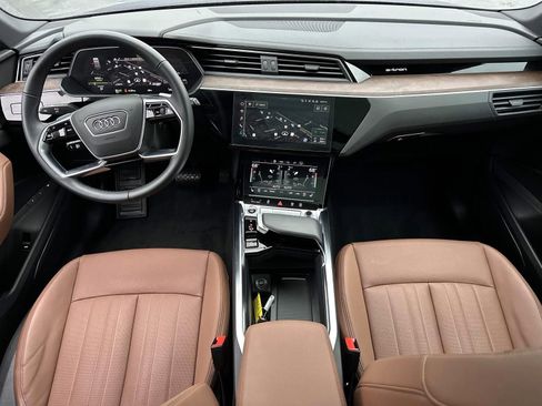 Used 2022 Audi e-tron Premium Plus image 28