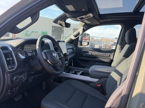 New 2026 RAM 1500 4x4 Crew Cab image 11