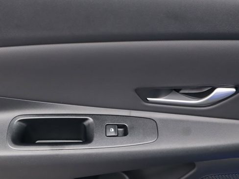 New 2025 Hyundai Elantra Limited image 24