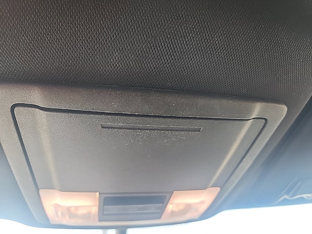 Used 2018 Ford Explorer XLT w/ Equipment Group 201A AWD/4WD image 24