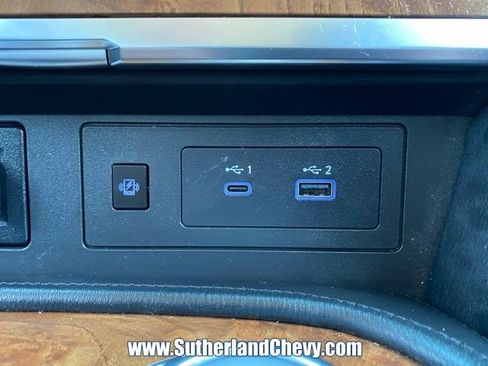 Used 2023 Nissan Armada SL w/ Captain's Chairs Package image 30