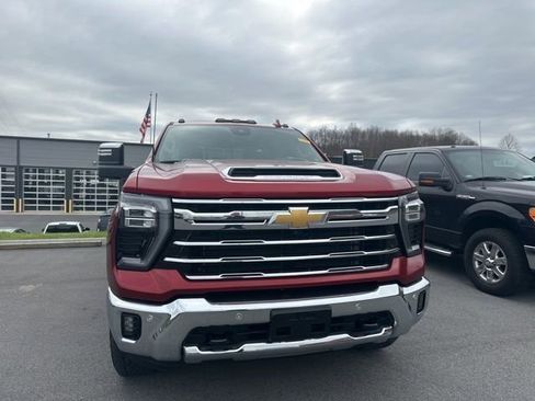 Used 2025 Chevrolet Silverado 2500 LTZ w/ LTZ Plus Package image 28