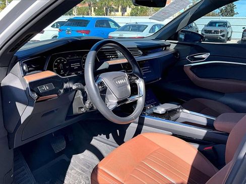 Used 2024 Audi Q8 e-tron Premium Plus image 14