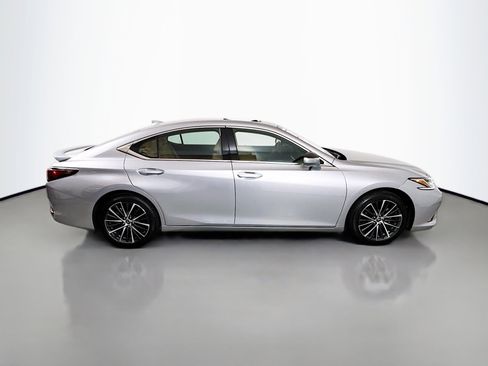 Used 2025 Lexus ES 300h w/ Premium Package image 8