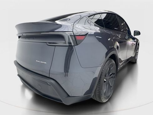 Used 2026 Tesla Model Y AWD image 7