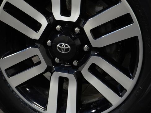 Used 2023 Toyota 4Runner Limited image 9