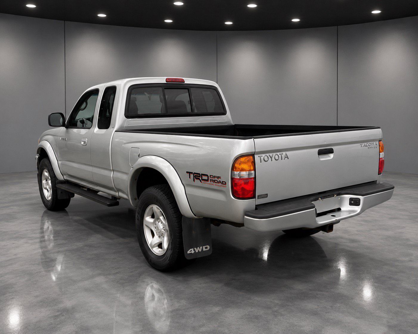 Used 2004 Toyota Tacoma 4x4 Xtracab V6 w/ SR5 Color-Keyed Pkg image 3