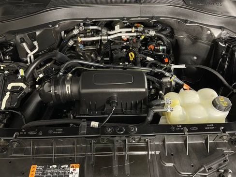 Used 2023 Ford Explorer XLT w/ Equipment Group 202A image 9