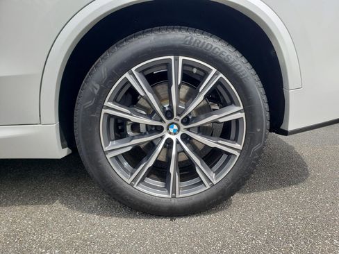 New 2026 BMW X5 xDrive40i w/ M Sport Package AWD/4WD image 29