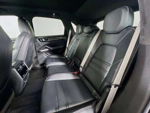 Certified 2023 Porsche Cayenne Turbo S AWD/4WD image 24