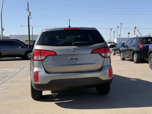 Used 2014 Kia Sorento LX FWD image 5