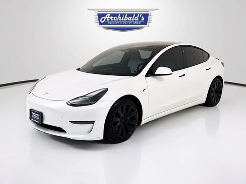 Used 2021 Tesla Model 3 Standard Range Plus RWD image 3