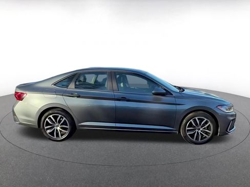 Used 2025 Volkswagen Jetta SE image 14