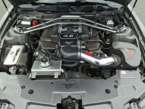 Used 2010 Ford Mustang GT image 26