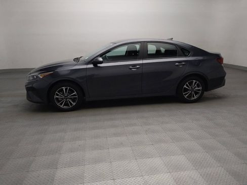 Used 2023 Kia Forte LXS FWD image 2