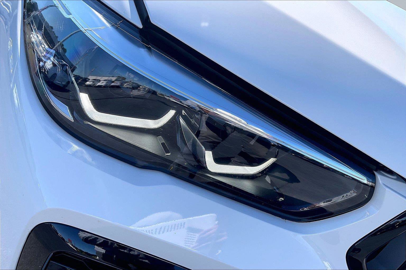 Used 2022 BMW X6 M50i AWD/4WD image 30