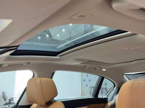 Used 2020 BMW 740i w/ Premium Package RWD image 35
