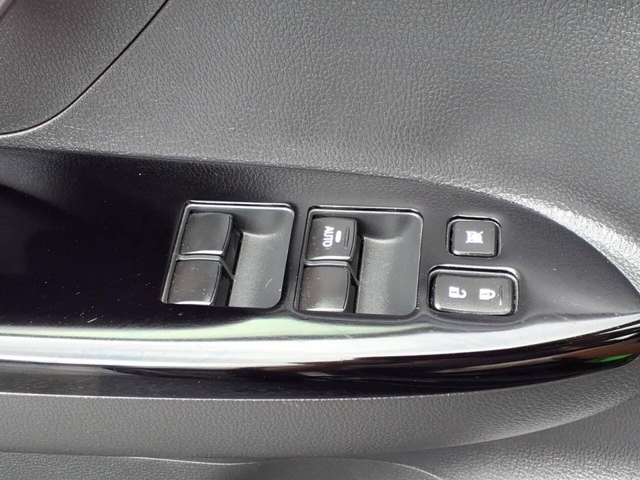 Used 2024 Mitsubishi Eclipse Cross LE AWD/4WD image 27