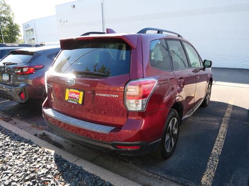 Used 2018 Subaru Forester 2.5i Premium w/ All-Weather Package AWD/4WD image 7