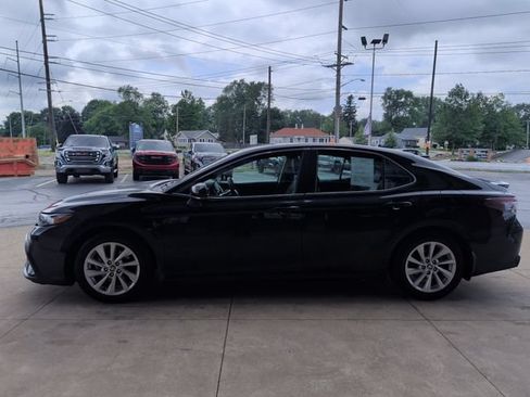 Used 2024 Toyota Camry SE FWD image 5