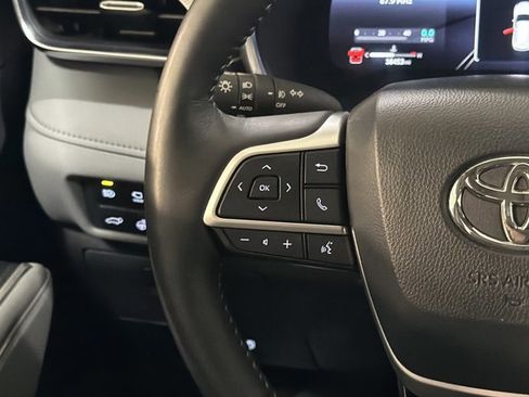 Used 2024 Toyota Highlander Platinum AWD/4WD image 31
