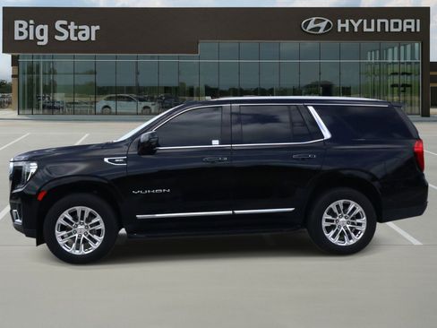 Used 2023 GMC Yukon SLT w/ SLT Luxury Package RWD image 2