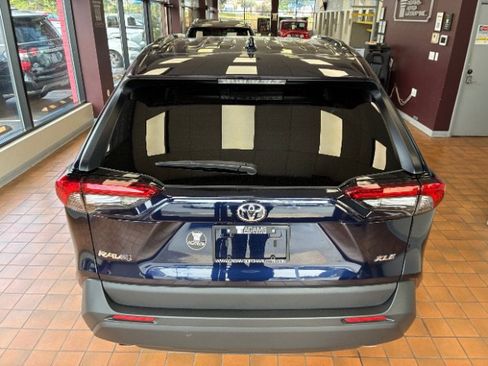 Used 2025 Toyota RAV4 XLE w/ Convenience Package FWD image 13