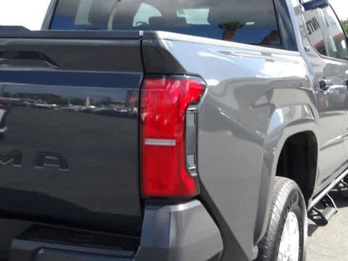 Used 2025 Toyota Tacoma SR5 image 12