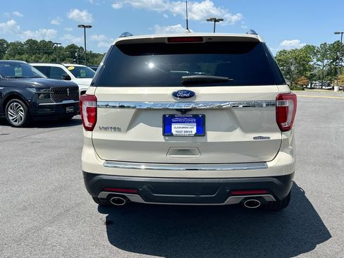 Used 2018 Ford Explorer Limited w/ Ford Safe & Smart Package FWD image 15