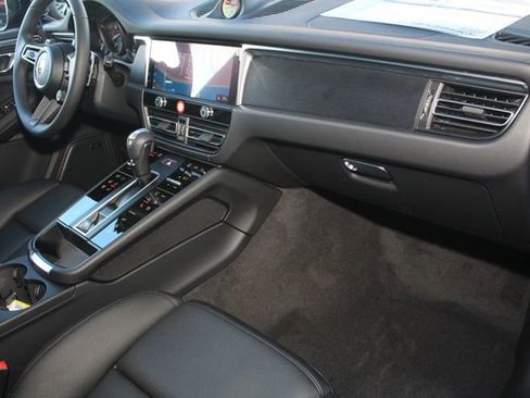 New 2026 Porsche Macan GTS image 26