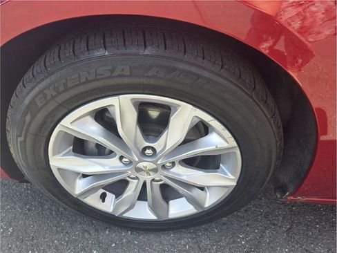 Used 2016 Chevrolet Malibu Premier FWD image 11
